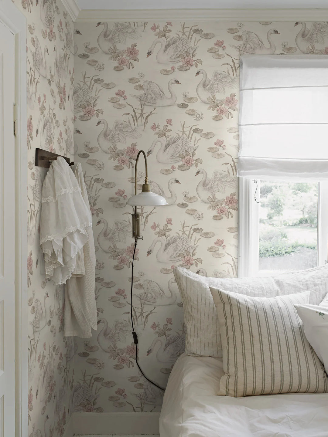 Borastapeter Wallpaper - Lily Swan Multi Colour
