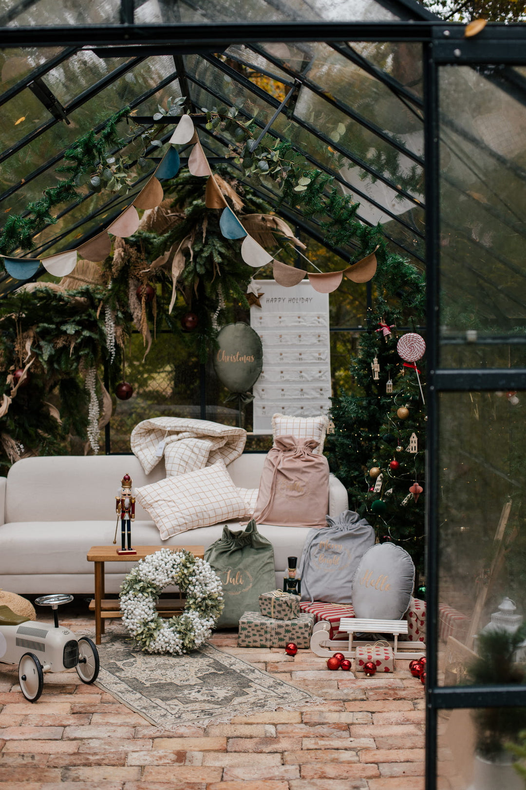 Sac de Noël personnalisé en velours vert forêt