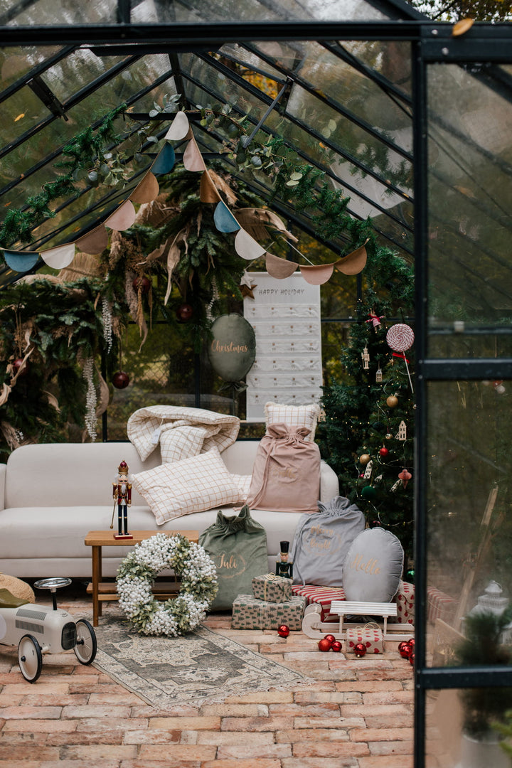 Personalisierte Weihnachtstasche aus silbernem Samt