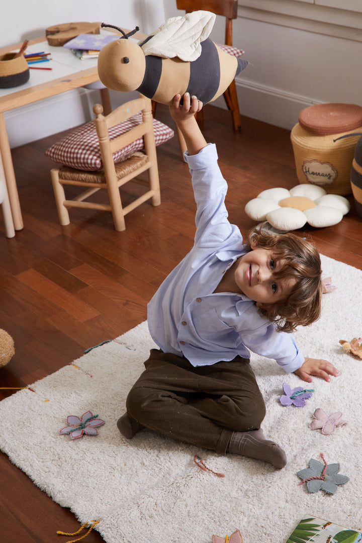 Maschinenwaschbarer Spielteppich „Wildflowers“ von Lorena Canals