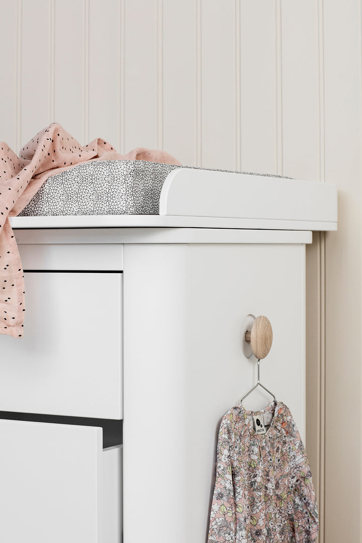 Oliver Furniture Nursery 6 Drawer Dresser (with changer top) - White