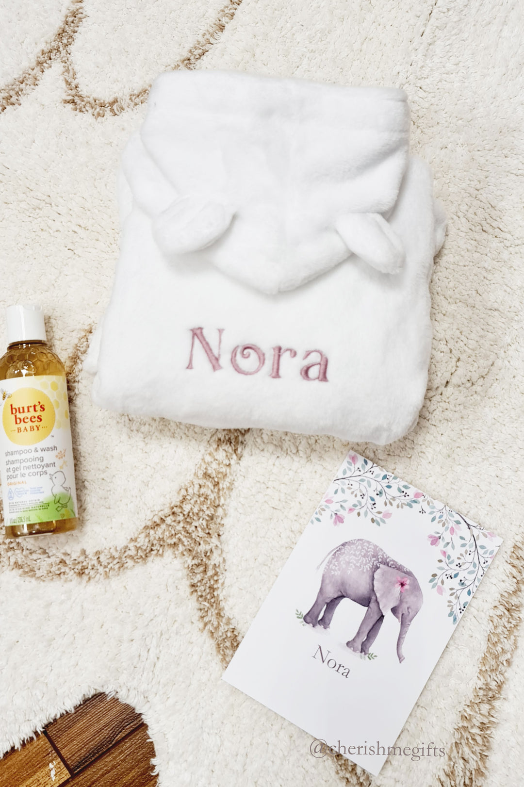 Personalisierter Babybademantel mit Ohren