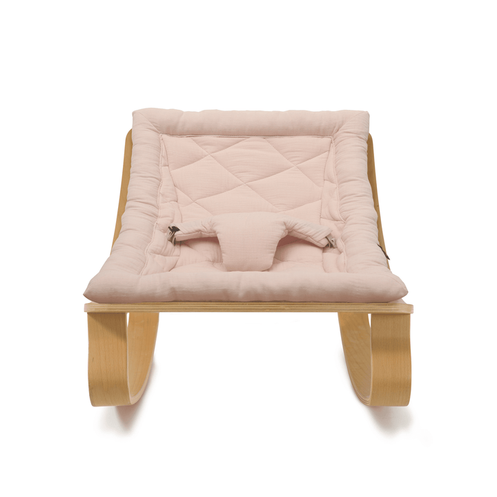 Charlie Crane Levo Babywippe – Buche + Kissen in Nude-Rosa