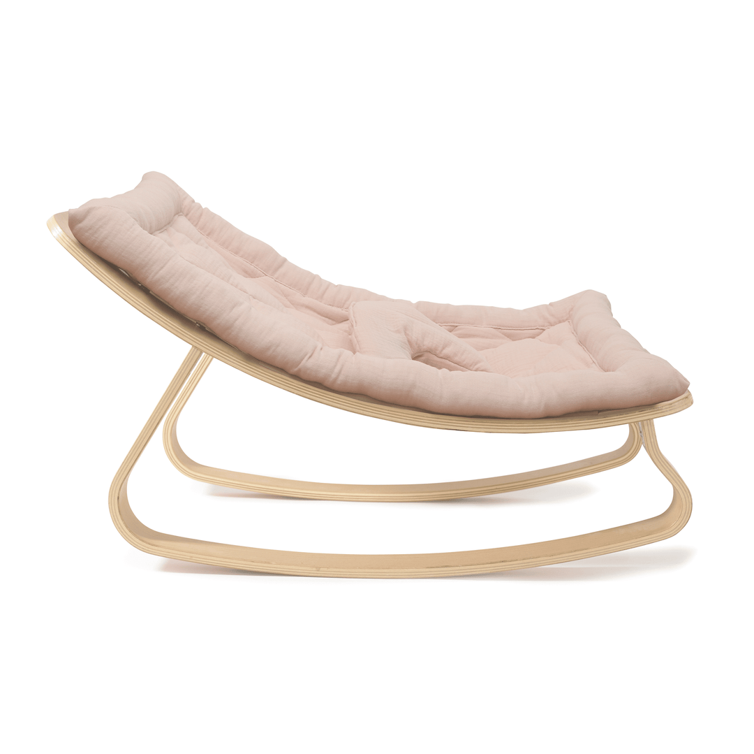 Charlie Crane Levo Babywippe – Buche + Kissen in Nude-Rosa
