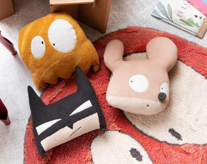 Gestricktes Ghosty-Kissen von Lorena Canals