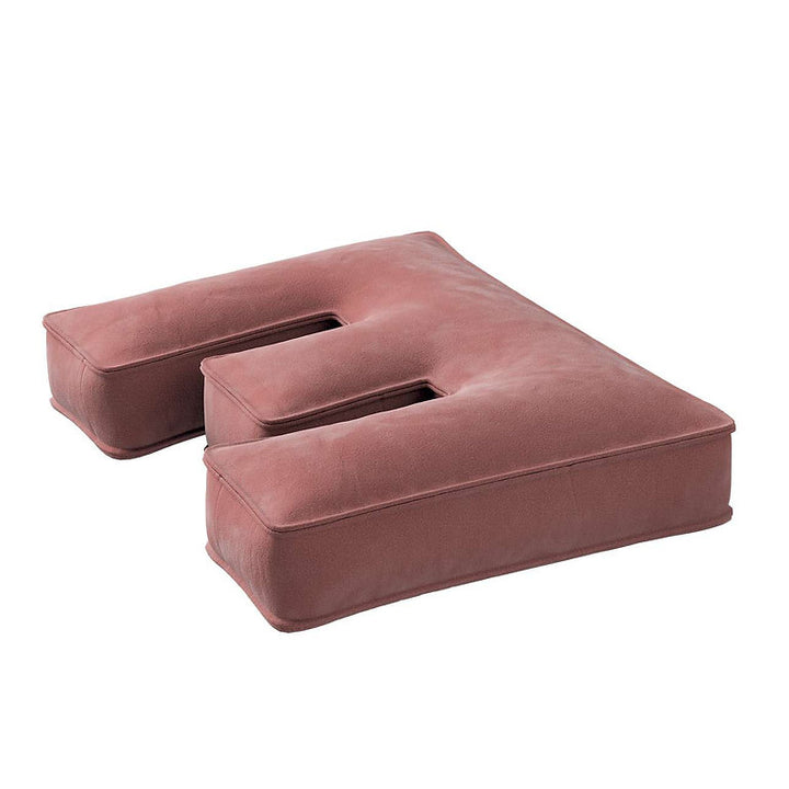 Coussin lettre en velours - E (différentes couleurs)