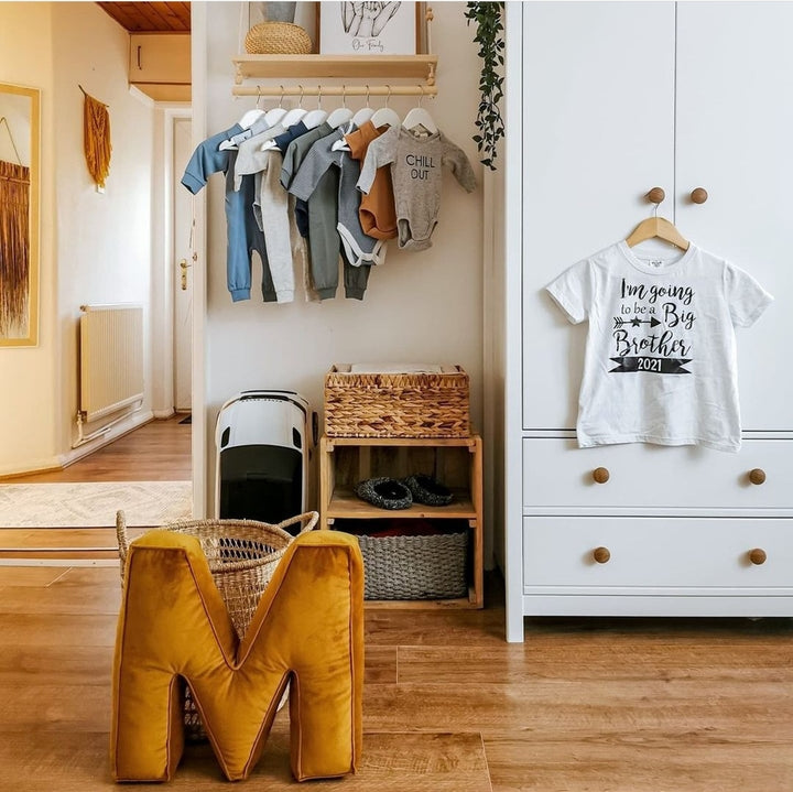 Buchstabenkissen aus Samt – W (verschiedene Farben)