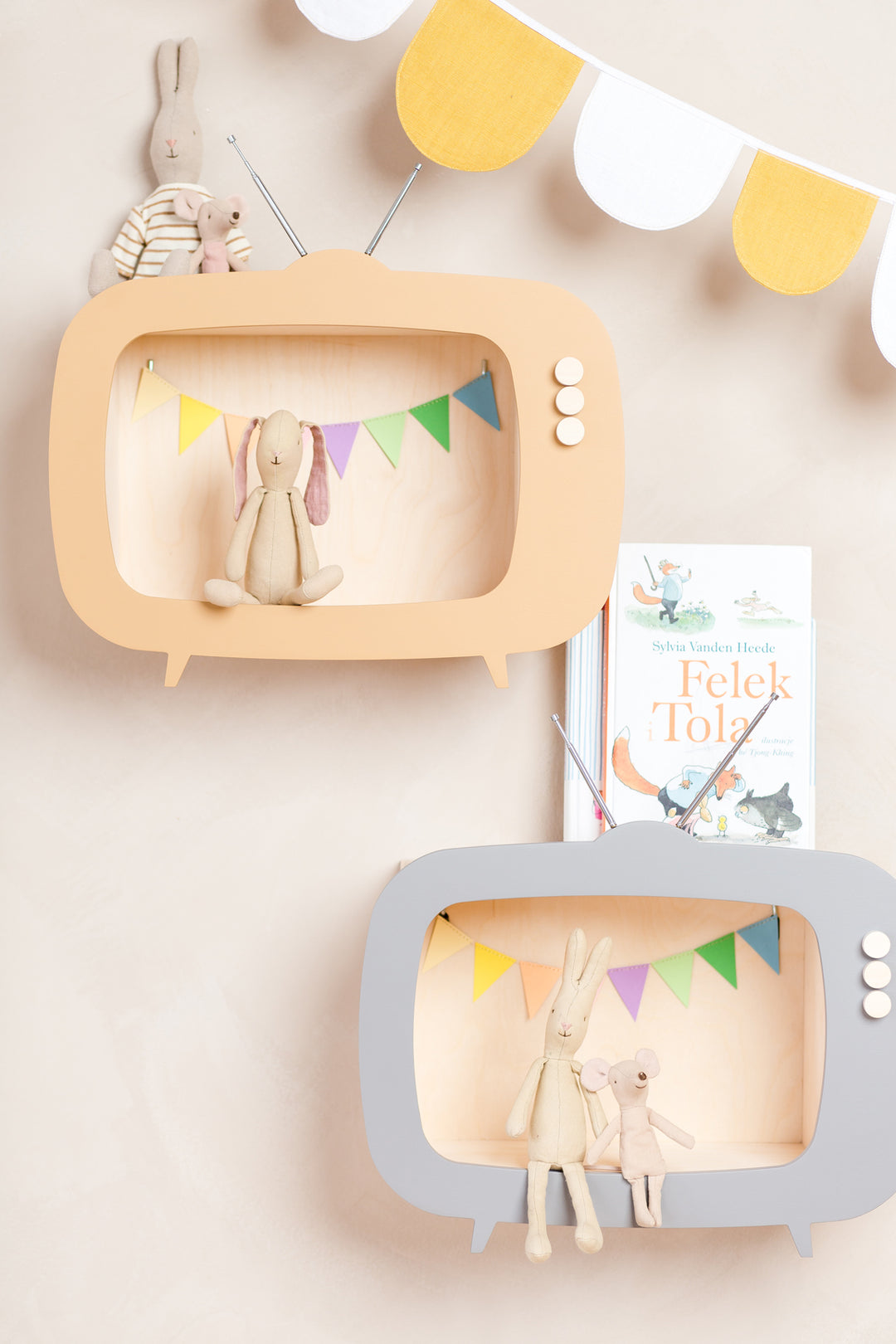 Up Warsaw Kids TV Wooden Shelf - Caramel