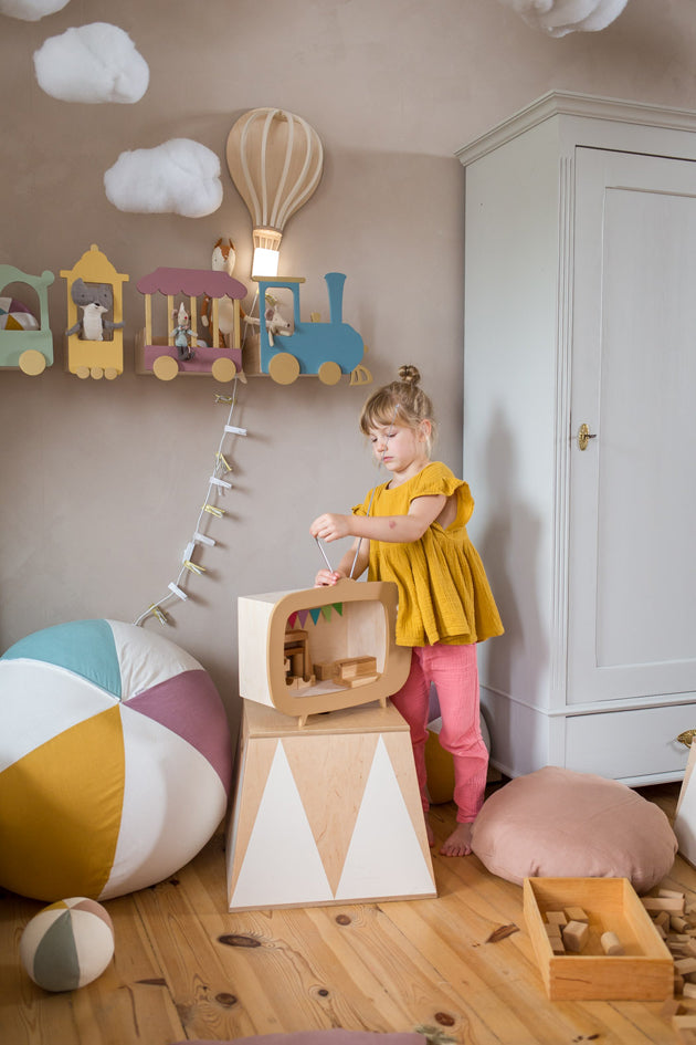 Up Warsaw Kids TV Wooden Shelf - Caramel