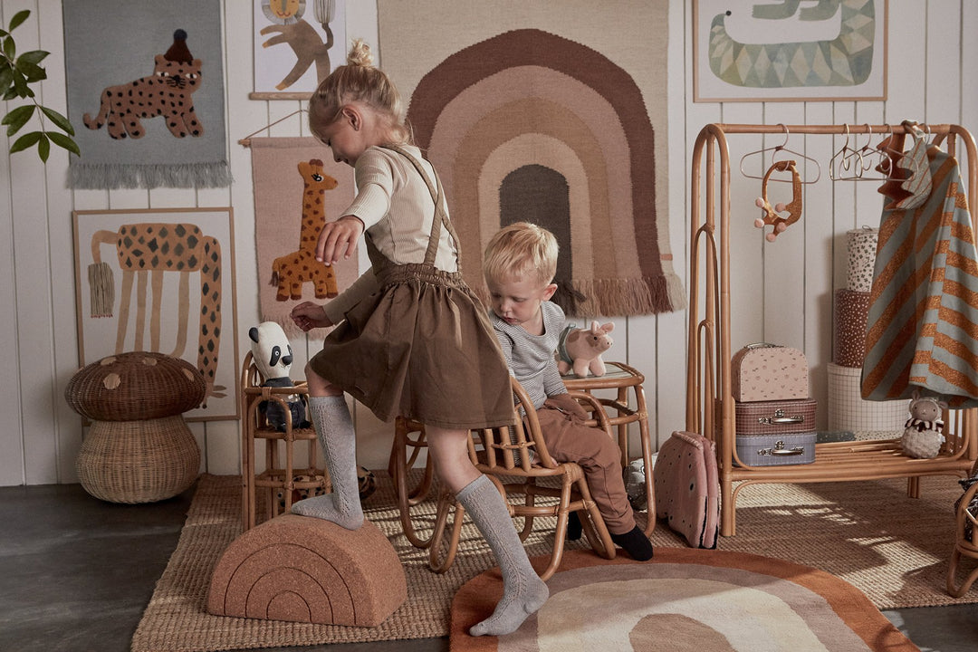 OYOY – Regenbogen-Teppich in Choko