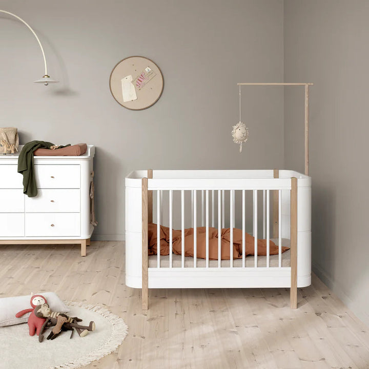 Oliver Furniture Holder For Wood Mini+ Bed Canopy & Mobile -  Oak | White