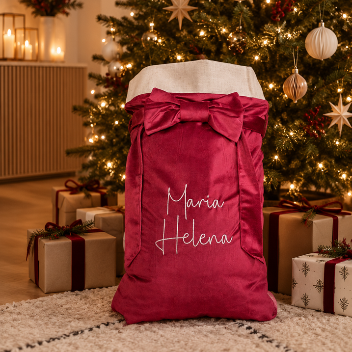 Personalisierte Weihnachtstasche aus rotem Samt