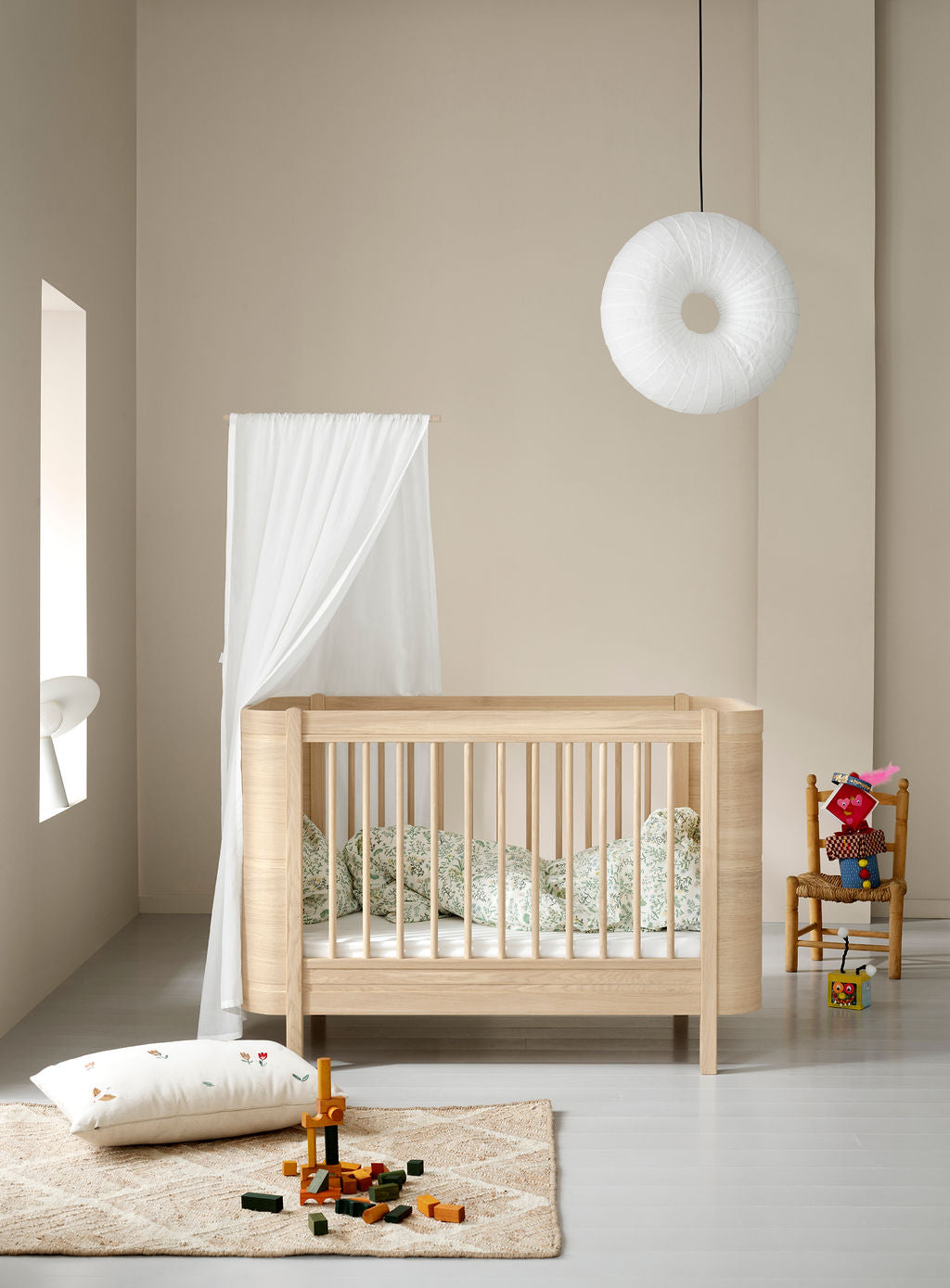 Wood Mini+ Cot Bed Incl. Junior Kit (0-9yrs) - Oak