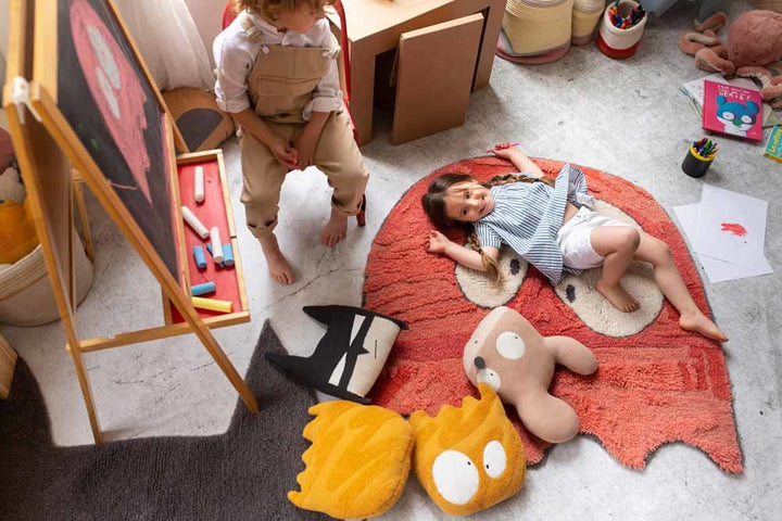 Lorena Canals – Gestricktes Batboy-Kissen