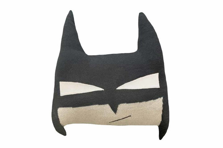 Lorena Canals – Gestricktes Batboy-Kissen