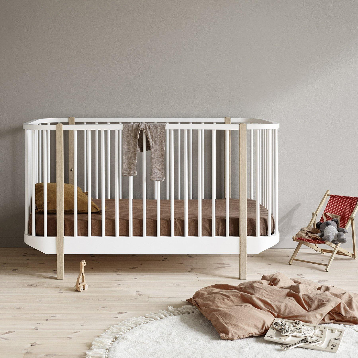 Oliver Furniture Wood Cot - White/Oak