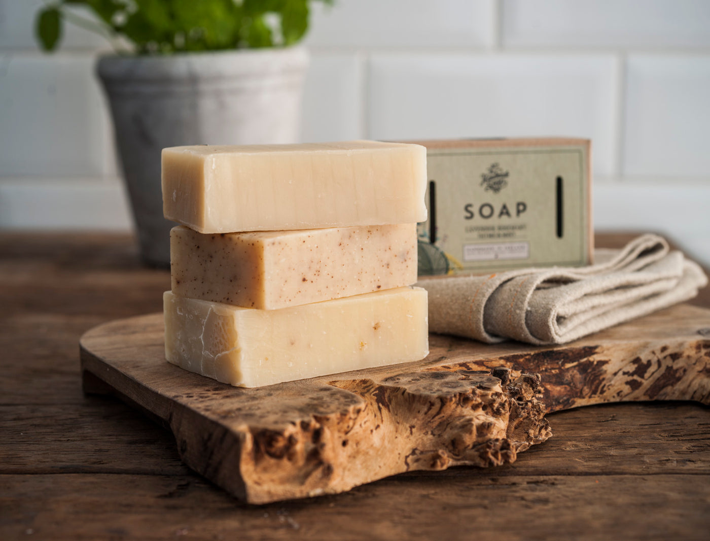 The Handmade Soap Company Soap Bar - Grapefruit & Irish Moss