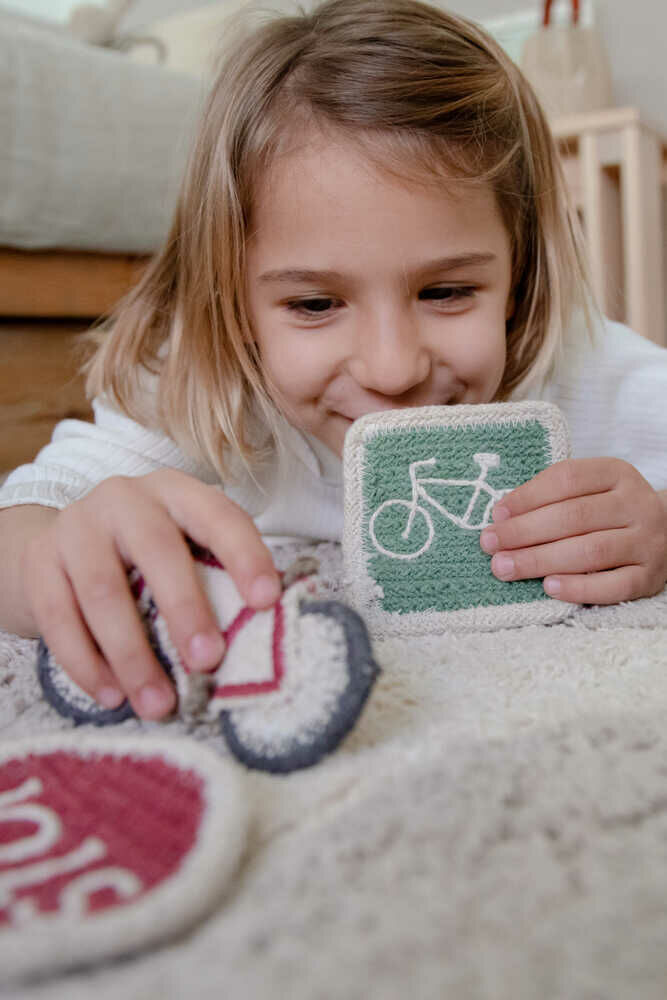 Maschinenwaschbarer Spielteppich von Lorena Canals – Eco City